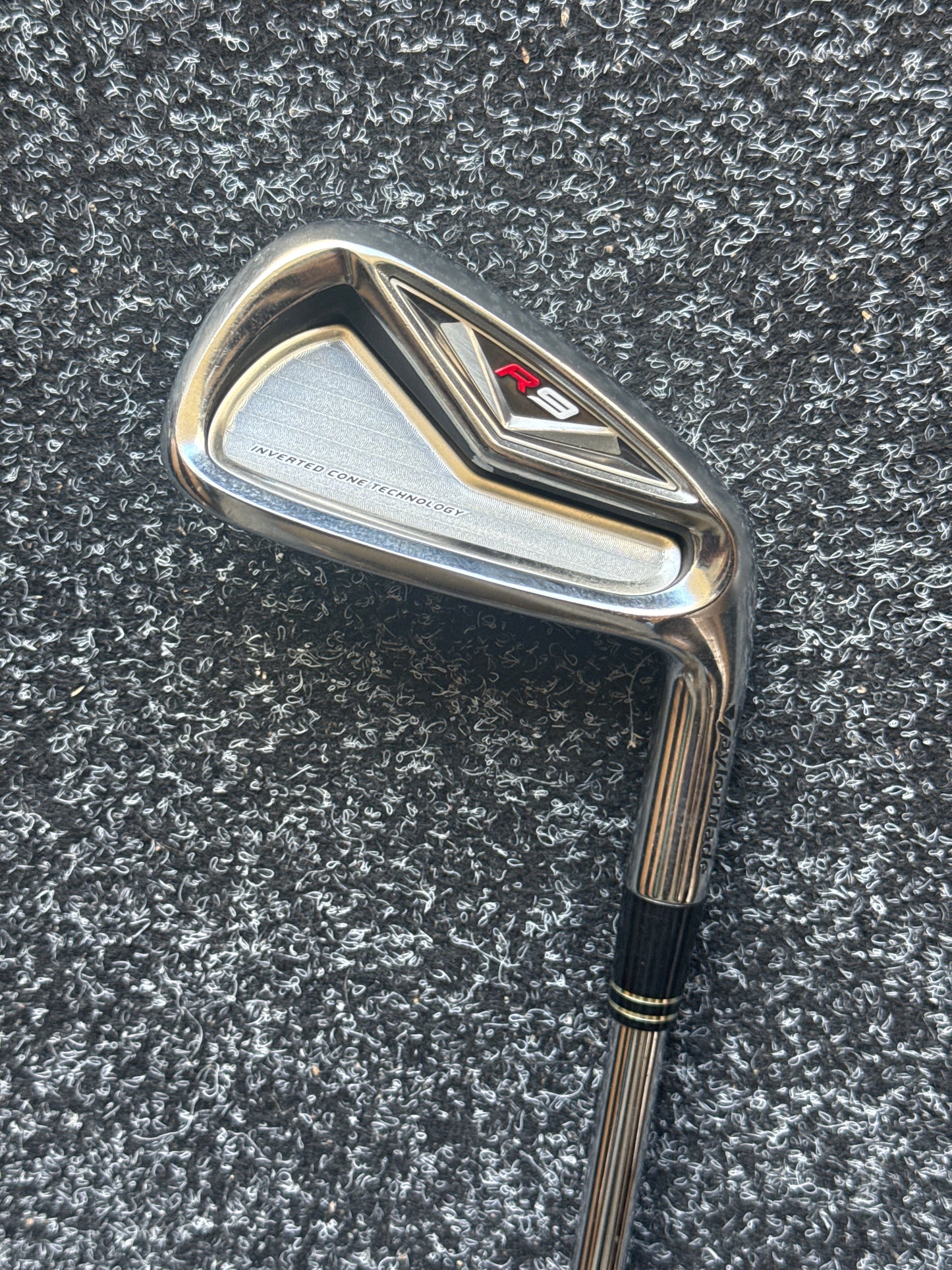 TaylorMade R9 5–PW Iron Set (Stiff)