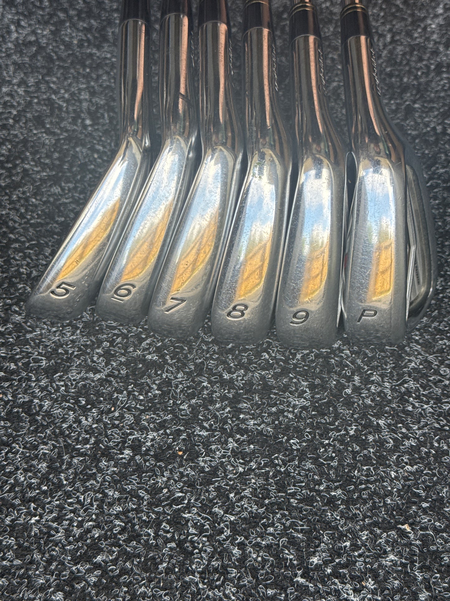 TaylorMade R9 5–PW Iron Set (Stiff)