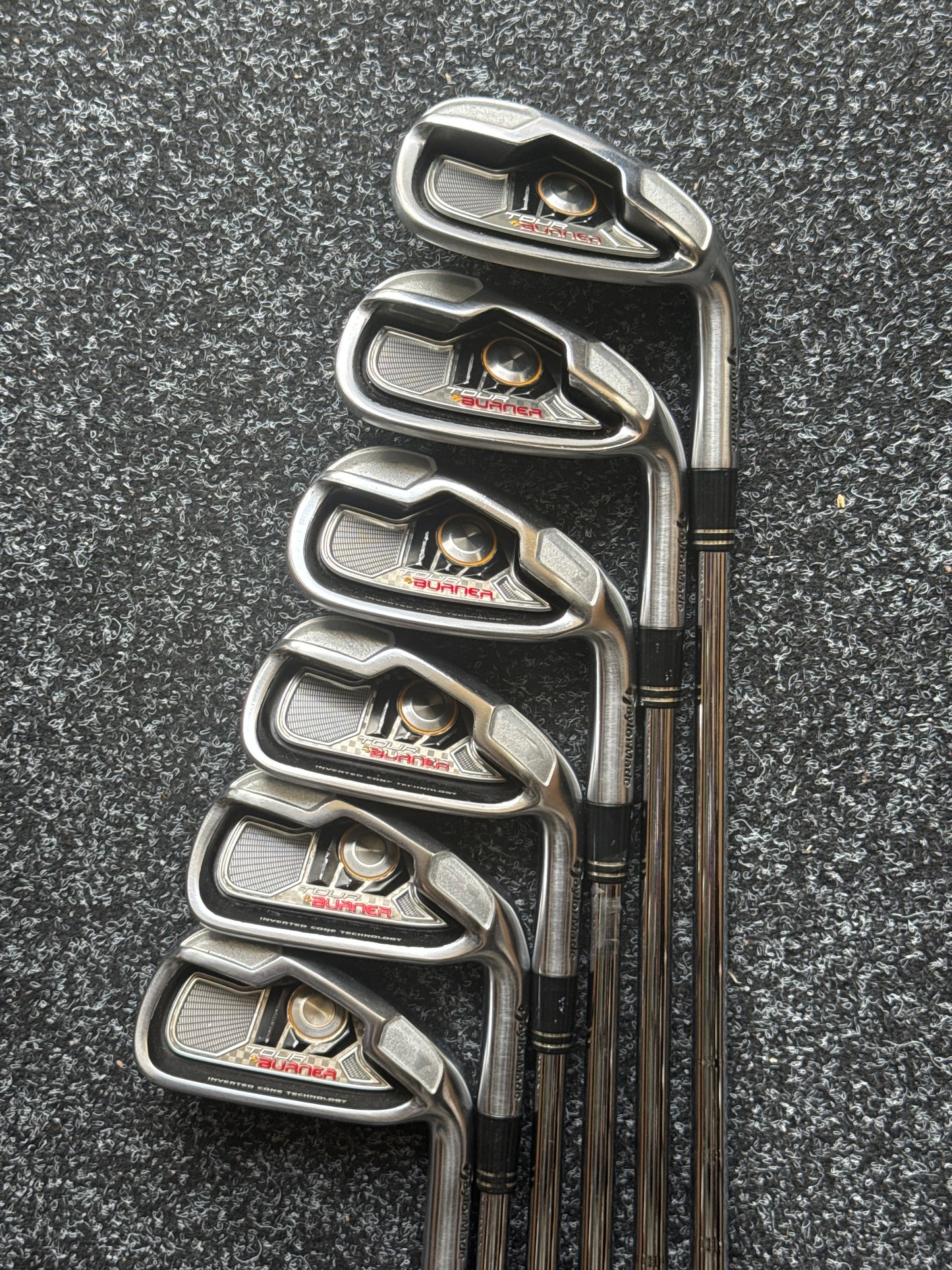 TaylorMade Tour Burner 5–PW Iron Set (Stiff)