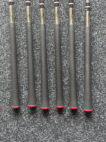 TaylorMade R9 5–PW Iron Set (Stiff)