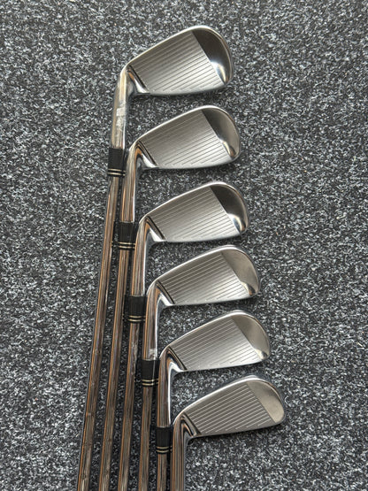 TaylorMade R9 5–PW Iron Set (Stiff)
