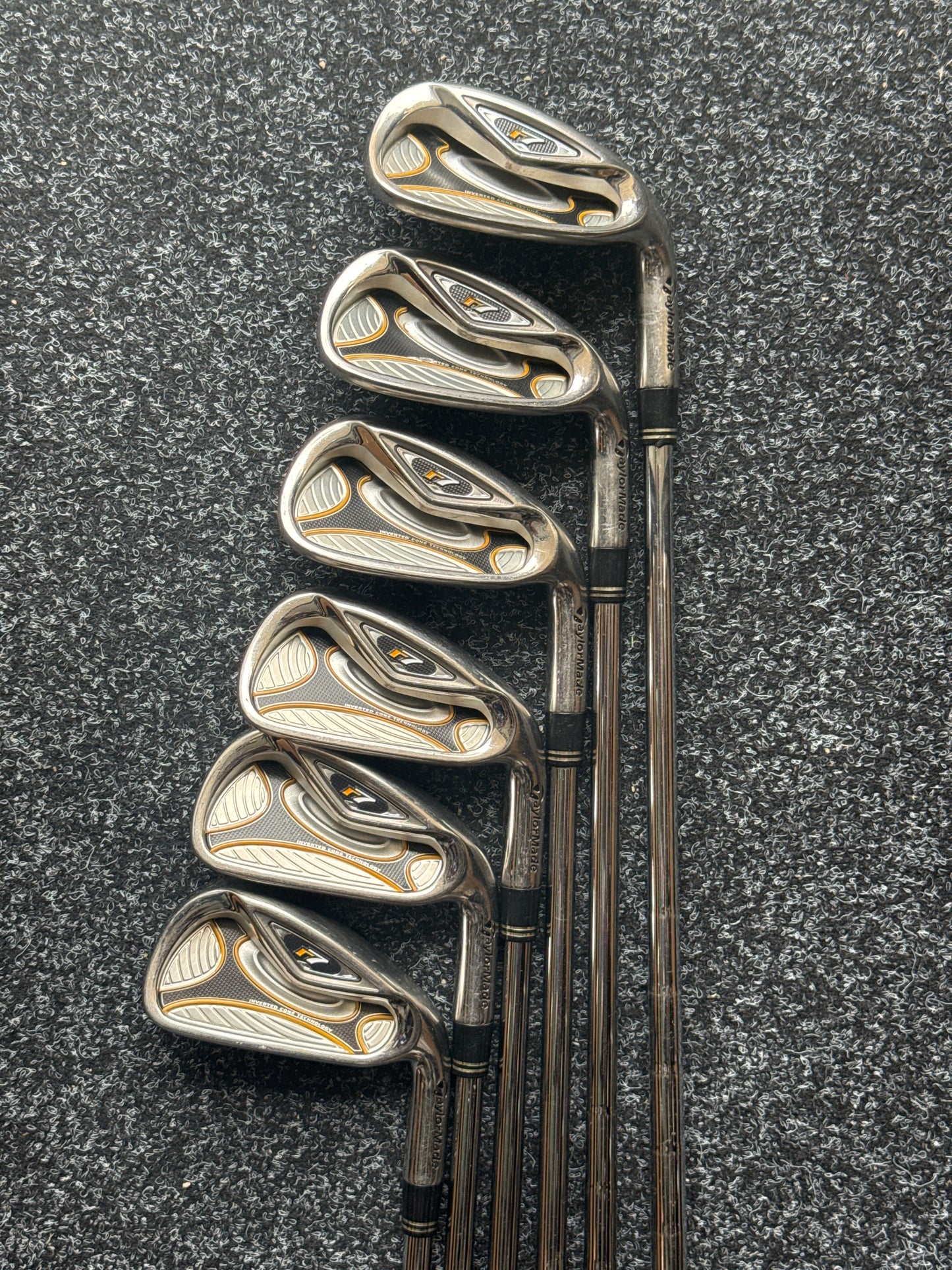 TaylorMade R7 5–PW Iron Set (Stiff)