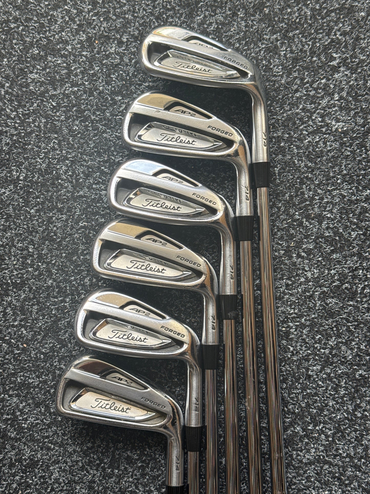 Titleist AP2 5–PW Iron Set (Stiff)