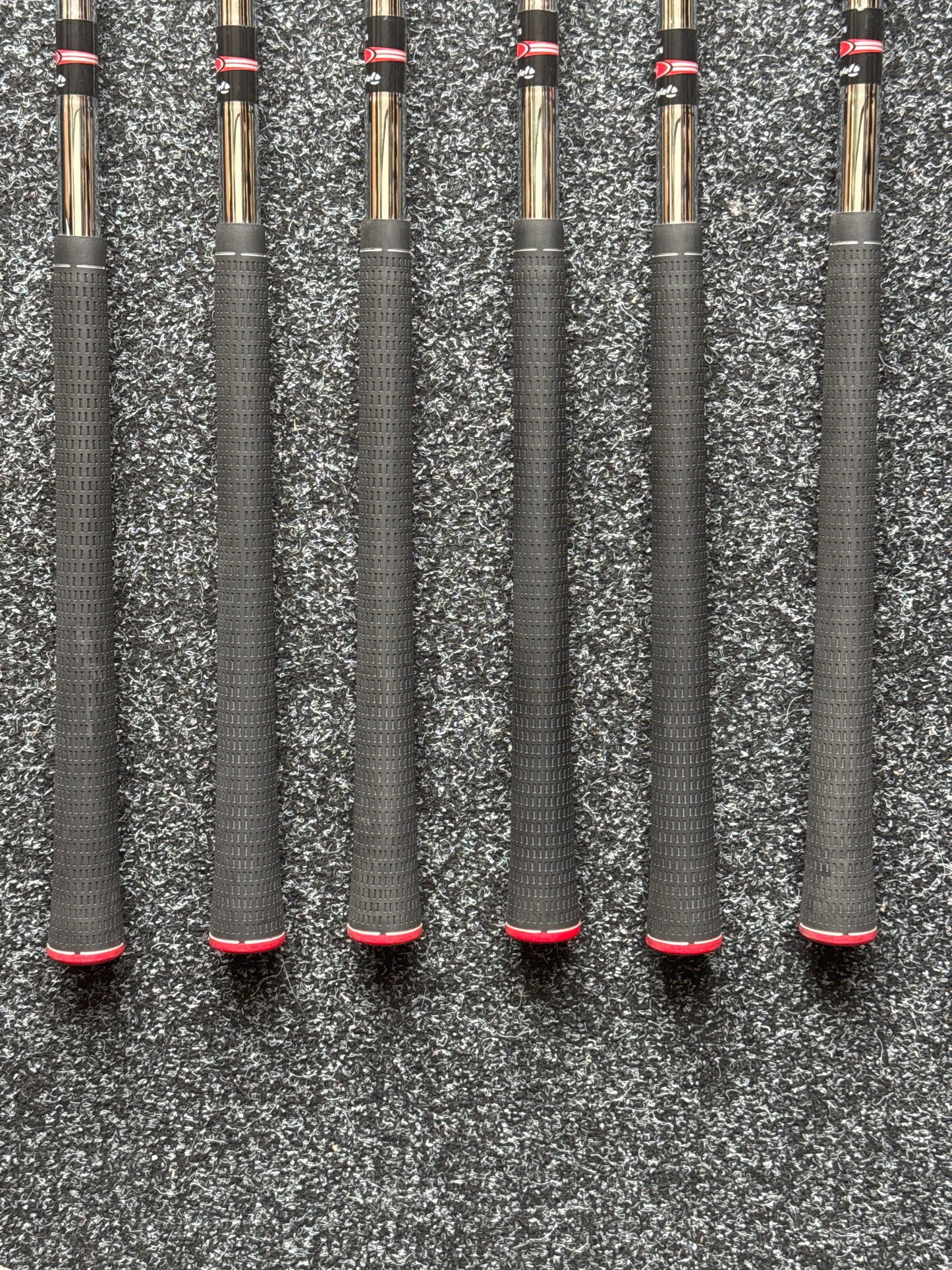 TaylorMade R9 5–PW Iron Set (Stiff)