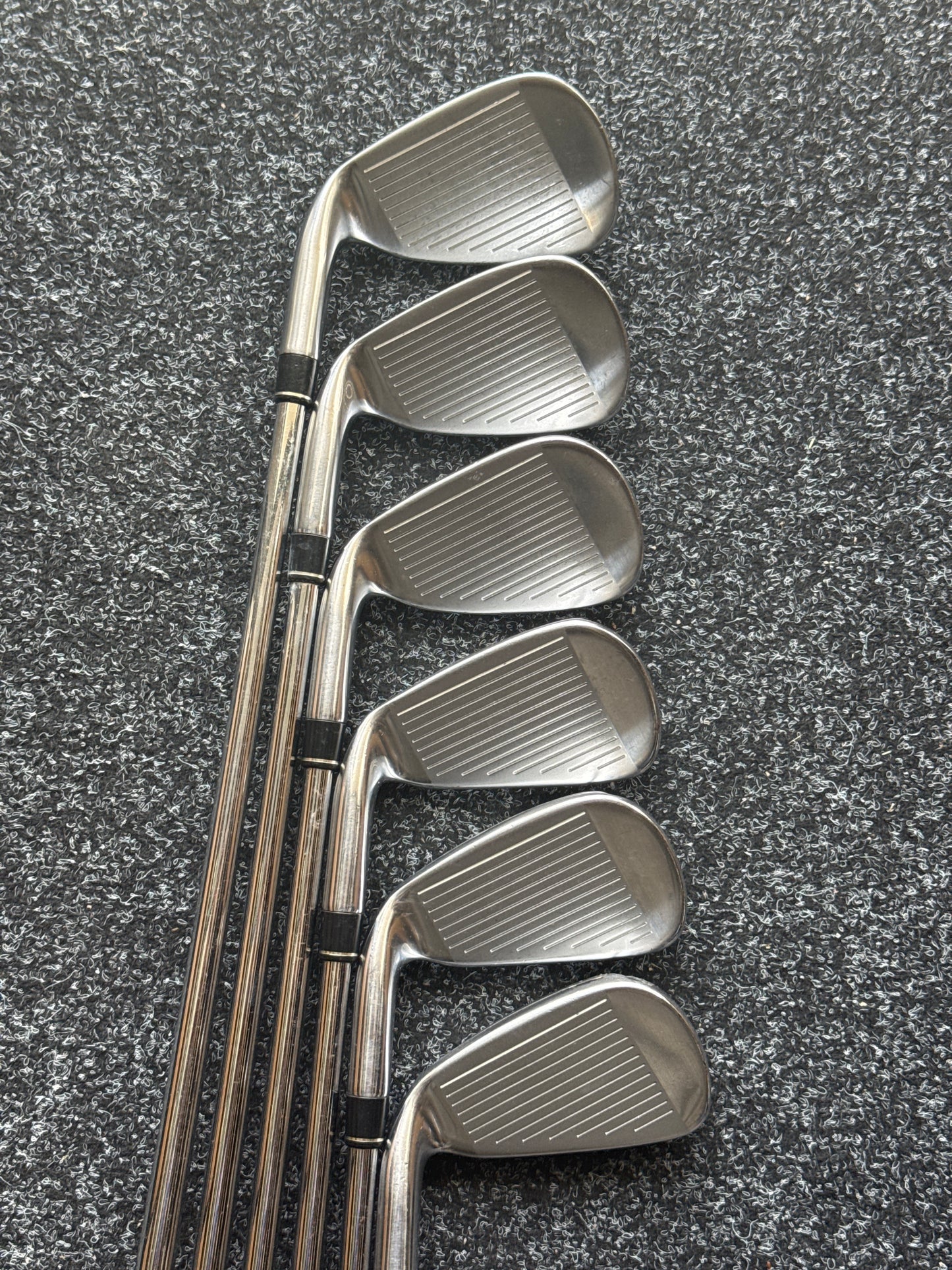 TaylorMade R9 SuperMax 5–PW Iron Set (Stiff)