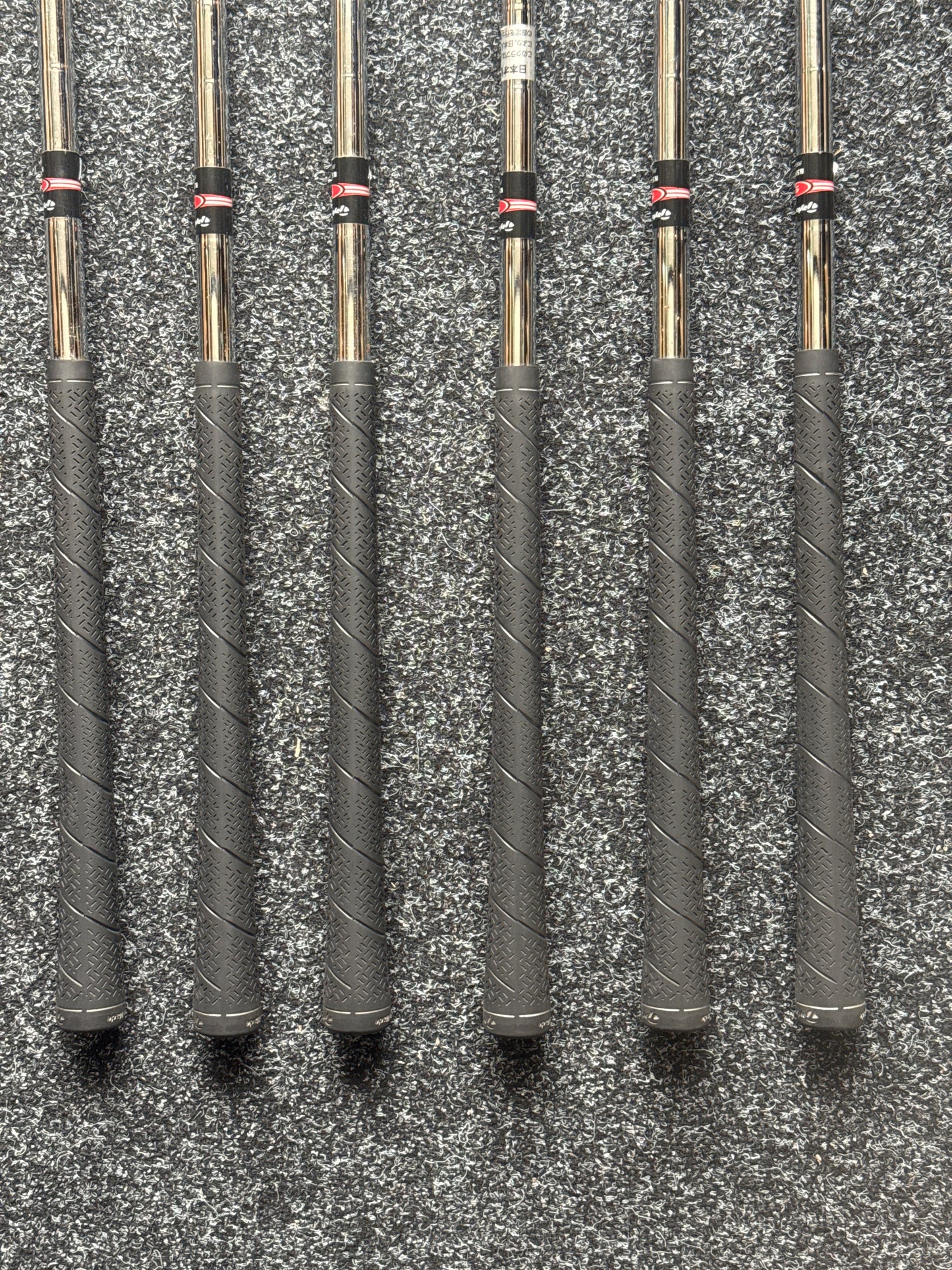 TaylorMade R7 5–PW Iron Set (Stiff)