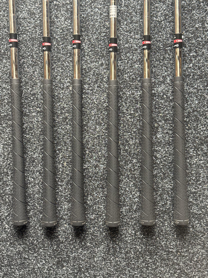 TaylorMade R7 5–PW Iron Set (Stiff)