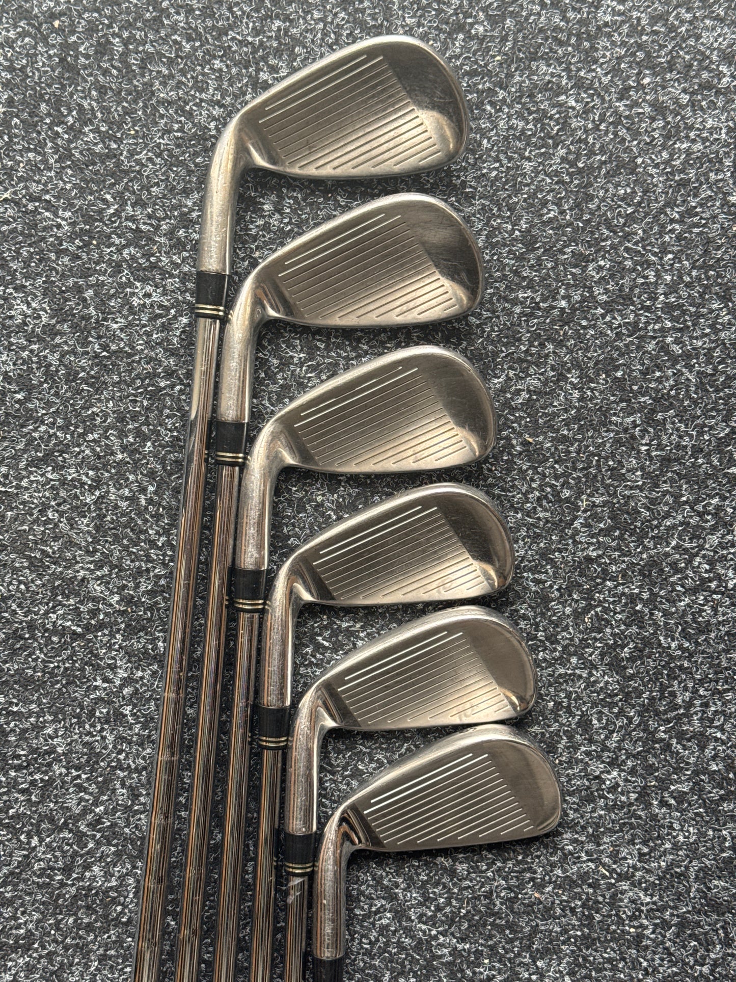 TaylorMade R7 5–PW Iron Set (Stiff)