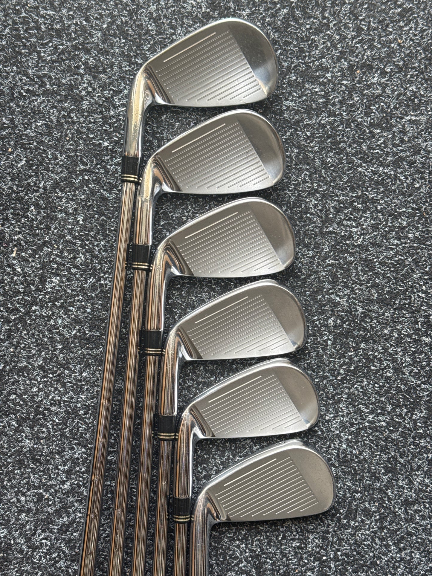 TaylorMade R9 SuperMax 5–PW Iron Set (Stiff)